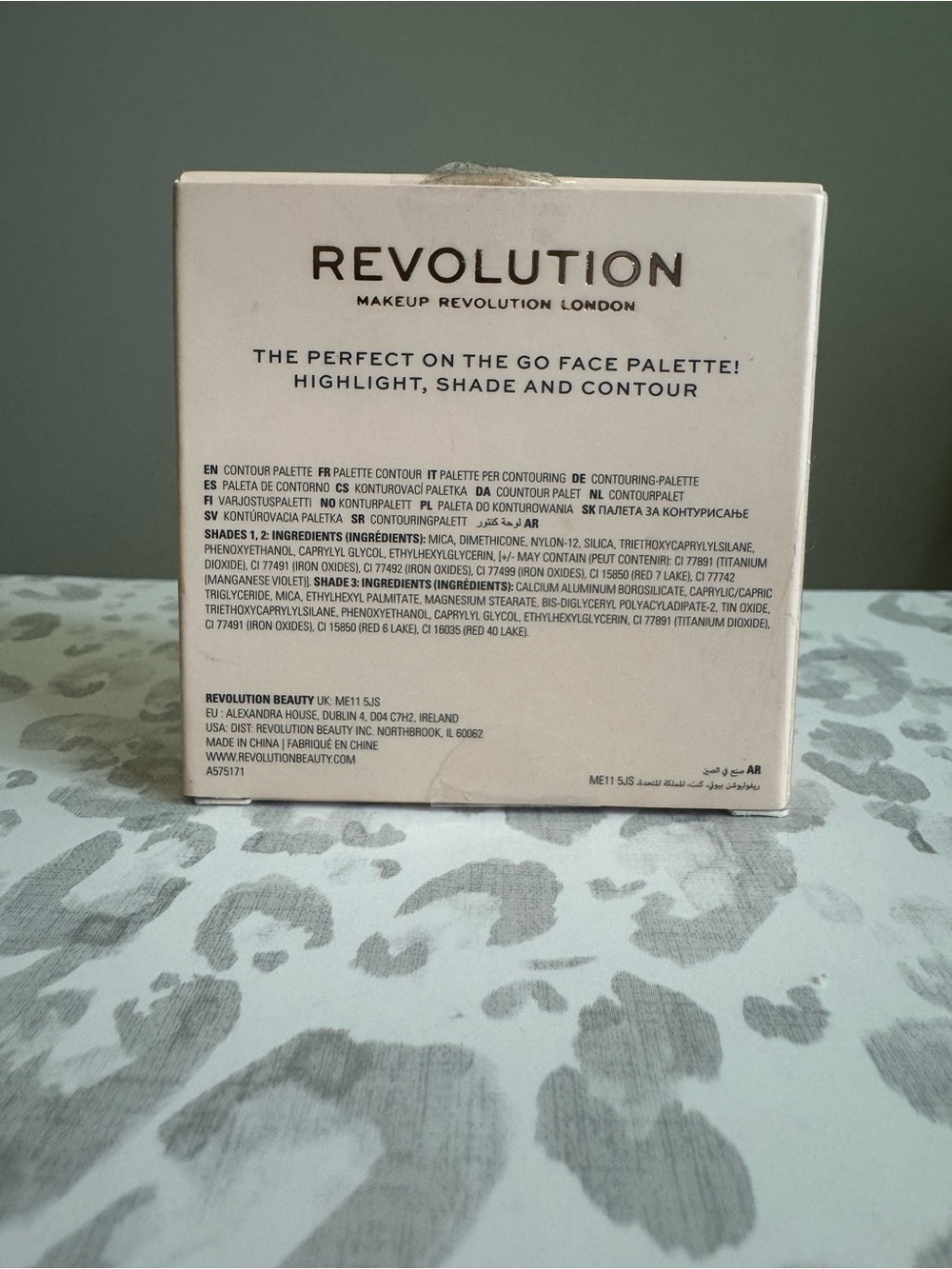 Revolution Contour Powder Compact — Deep Brown, Taupe, Tan - Picture 2 of 2